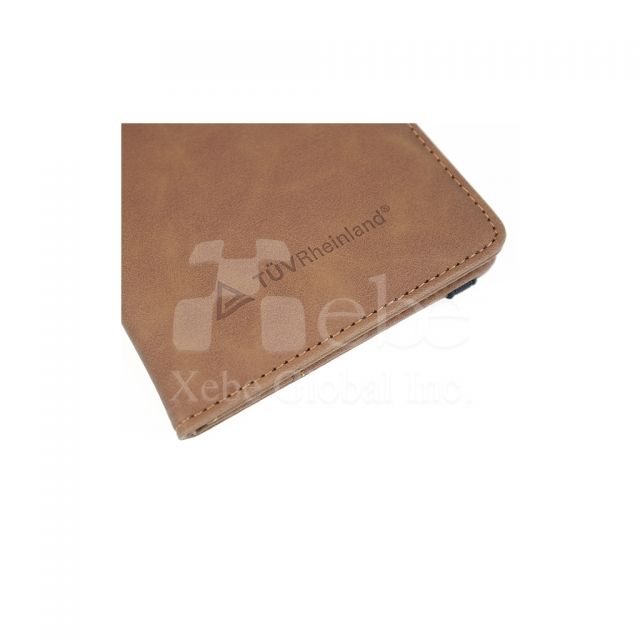 棕色皮革定制护照夹