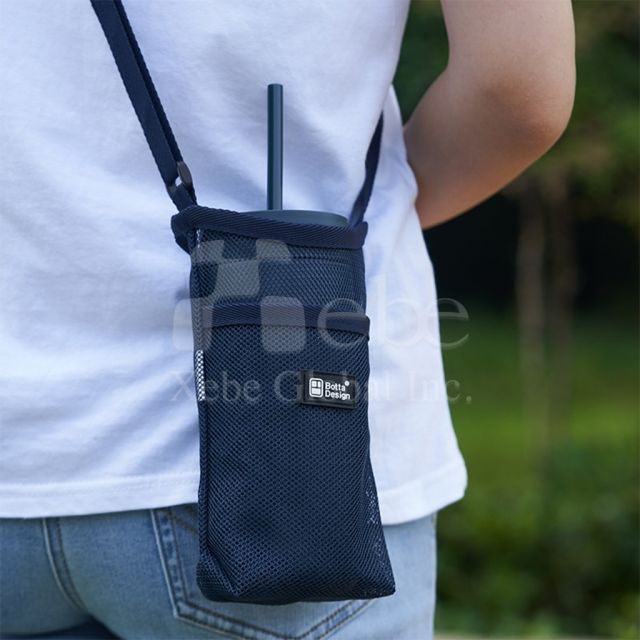 蓝色网格斜背手摇杯提袋定制