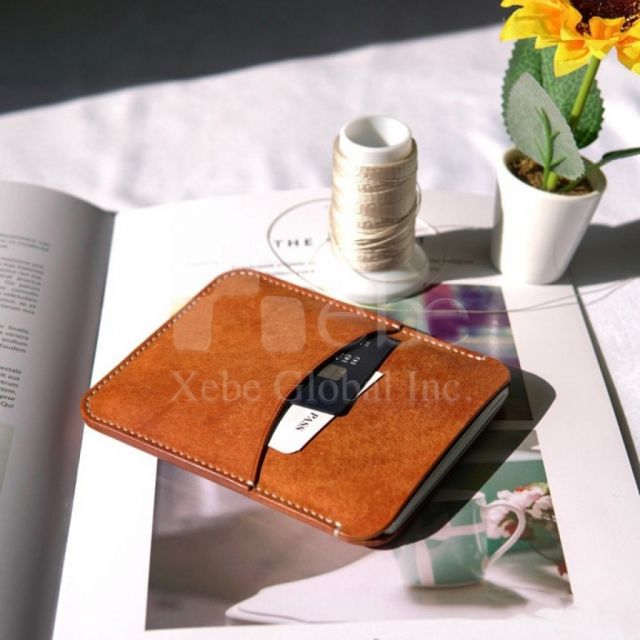 口袋型皮革护照套 