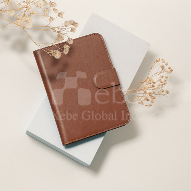 棕色皮革护照夹
